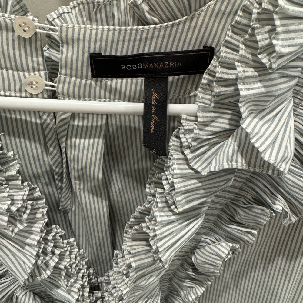 Striped Ruffle V-Neck Top - Picture 2 of 3